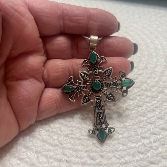 Beautiful JADE FILIGREE CROSS Handmade Sterling 925 Pendant/Chain #116D - Picture 2 of 3